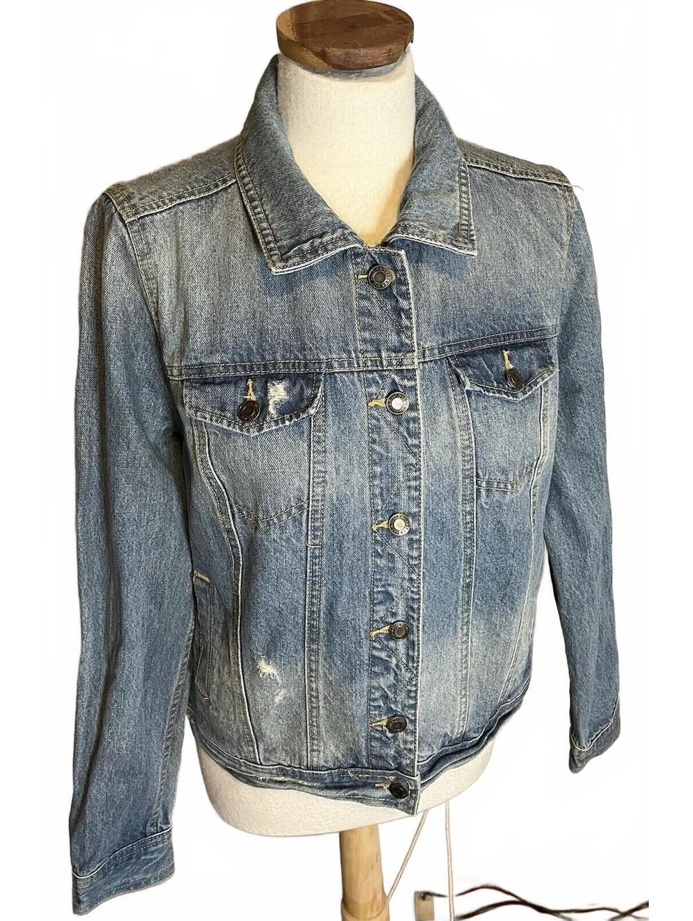 Mossimo Women's Size XL Jean Jacket Light Wash Slightly Distressed 100% Cotton